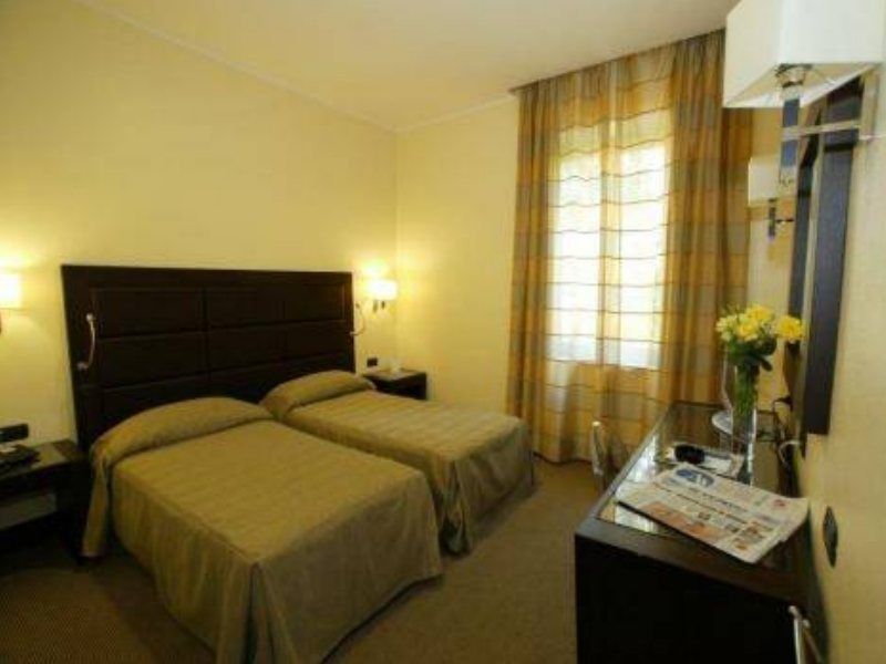 Hotel Buenos Aires Roma Esterno foto