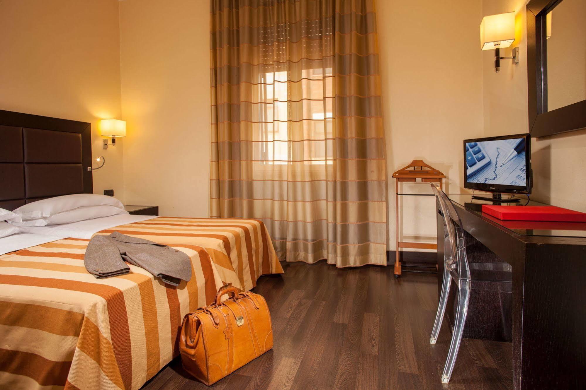 Hotel Buenos Aires Roma Esterno foto