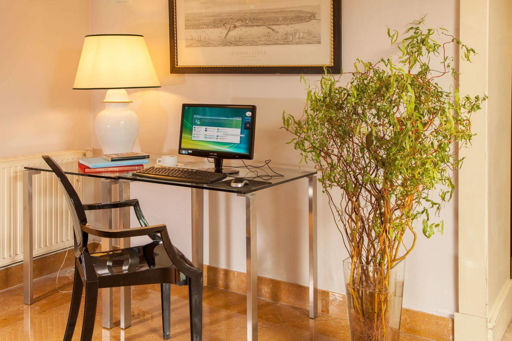 Hotel Buenos Aires Roma Esterno foto